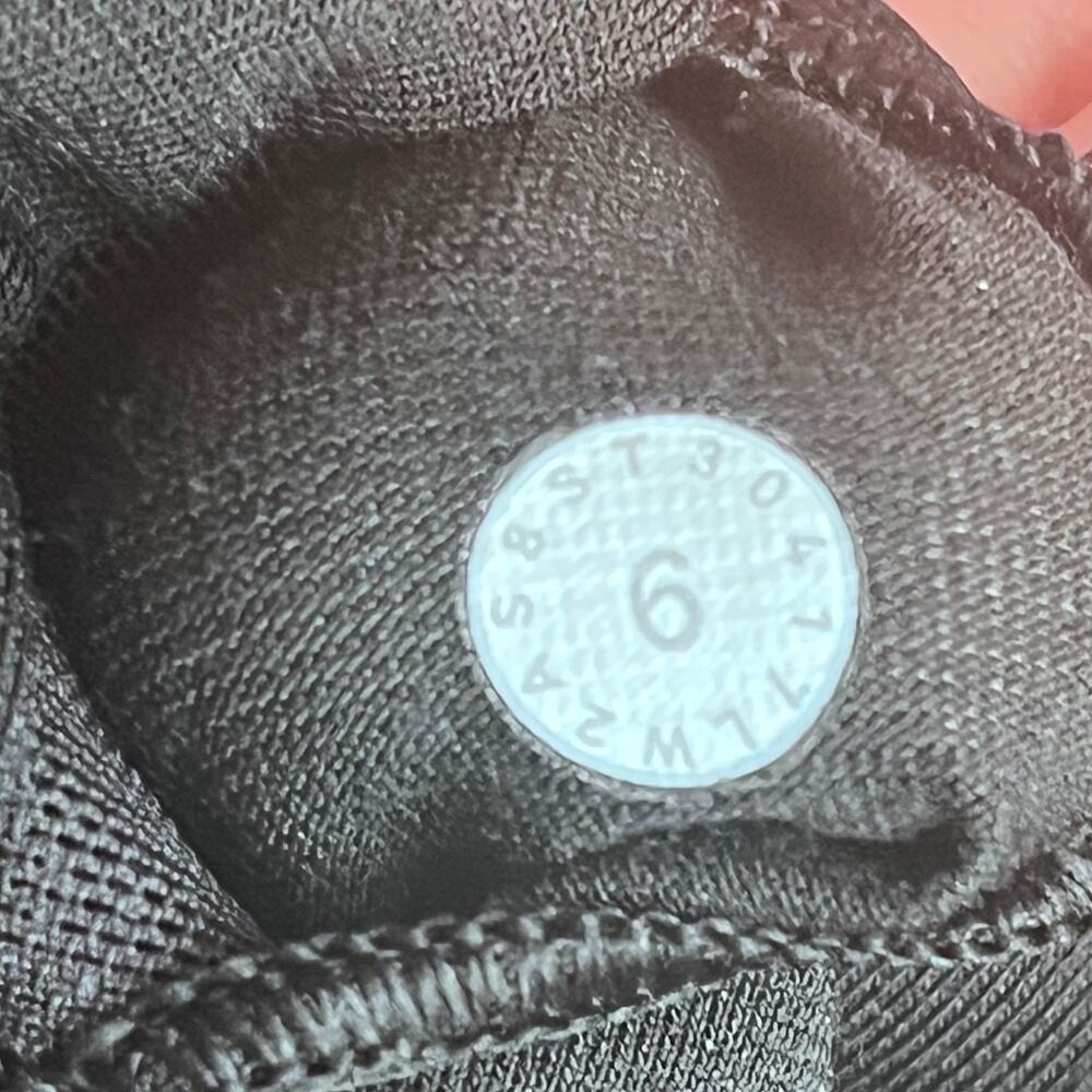 Lululemon Energy Bra Longline Strappy Back Size 6 Black White Dot Gym Girl Run - Picture 4 of 7